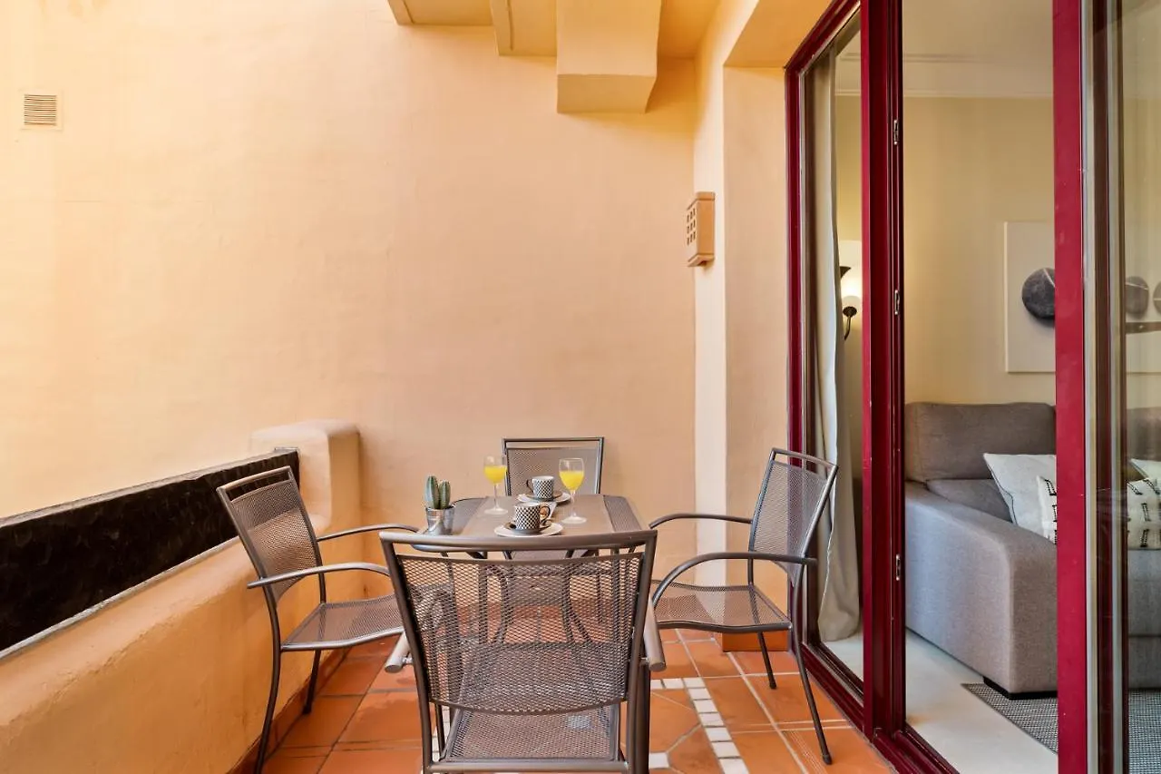 Apartamento de 2 dormitorios en Bahía de Alcántara Marbella 0*,  España