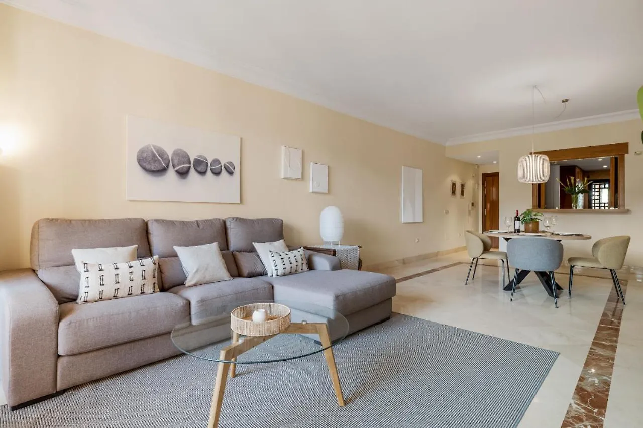 Apartamento de 2 dormitorios en Bahía de Alcántara Marbella