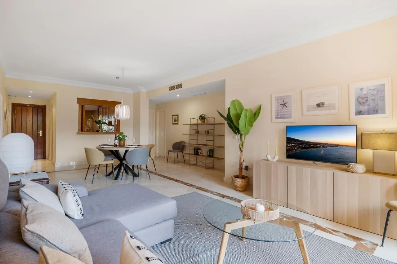 Apartamento De 2 Dormitorios En Bahia De Alcantara Marbella 0*,