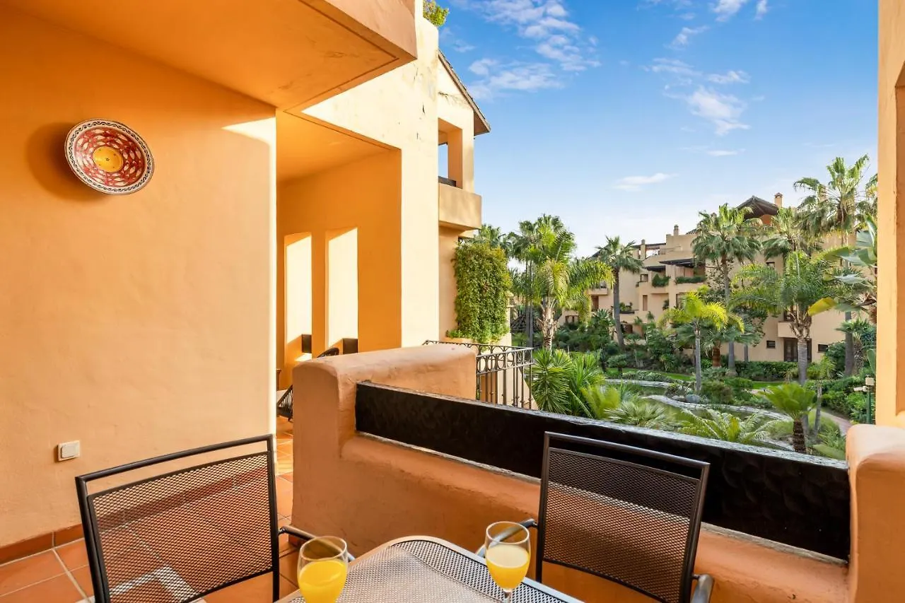 Apartamento De 2 Dormitorios En Bahia De Alcantara Marbella Apartment